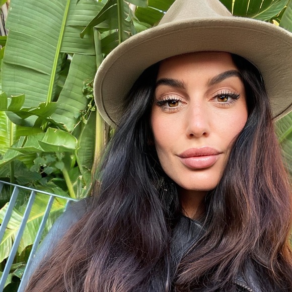 Meet your Posher, Lauren - Picture 1 of 1